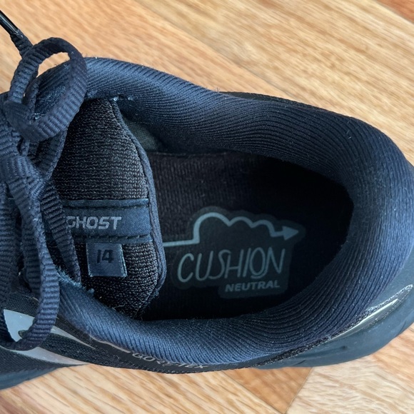 Brooks Black Athletic Shoes - Picture 5 of 7